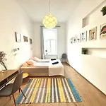 Lägenhet On - Spacious 3br Budapest
