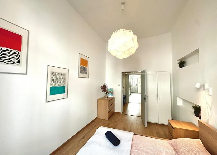 On - Spacious 3br Lejlighed Budapest