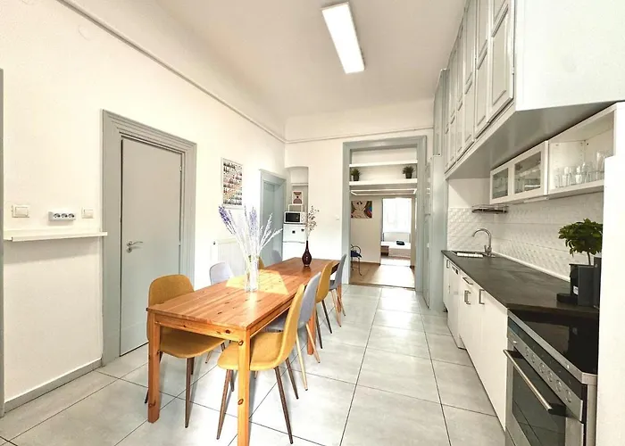 On - Spacious 3br Lejlighed *