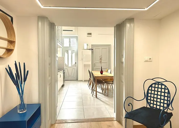 On - Spacious 3br Lejlighed Budapest